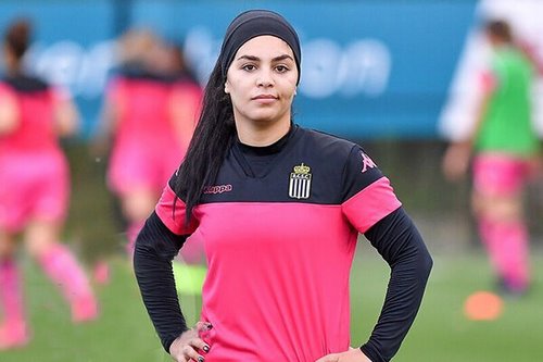 قرارداد های فوتبالیست های زن ایران